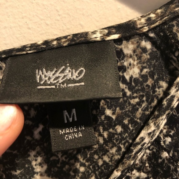 Med Mossimo brand long sleeve blouse - Picture 4 of 5